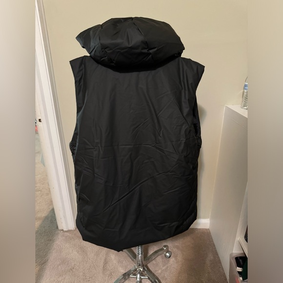 Rains Loop Vest - Picture 4 of 5